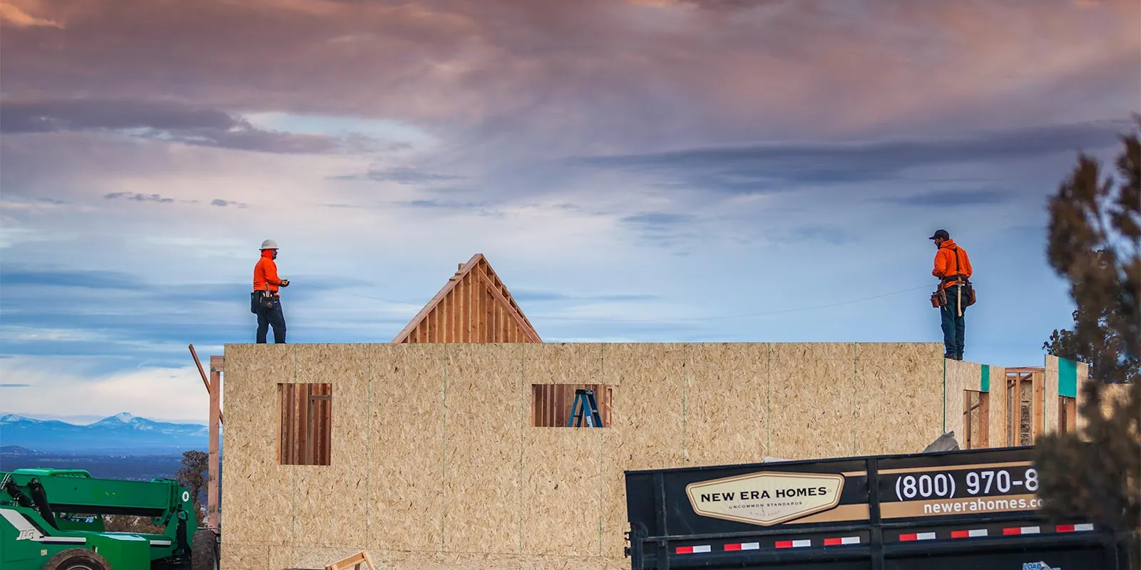 New Era Homes crew framing a new home on a Central Oregon homesite